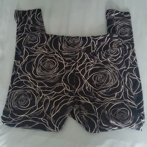 LuLaRoe Black Rose TC Leggings